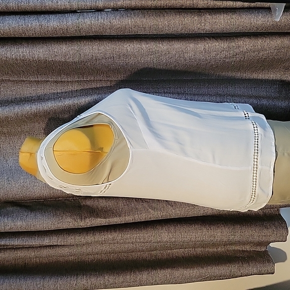 Dex: Sleeveless top - Picture 4 of 6